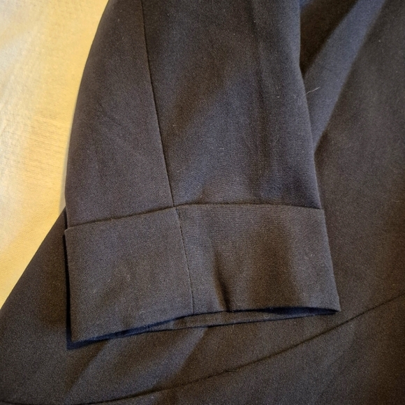Banana Republic Factory women's size 14 black blazer, folded 3/4 sleeve, NWT - Picture 4 of 6